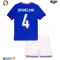 Otroški Nogometni dresi Francija Dayot Upamecano #4 Domači EP 2024 Kratek Rokav (+ Kratke hlače)